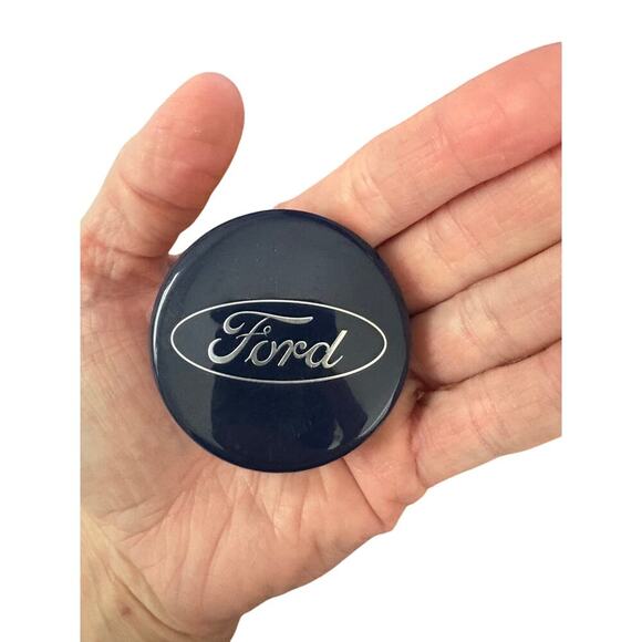 Ford Fusion Center Cap - Picture 6 of 6